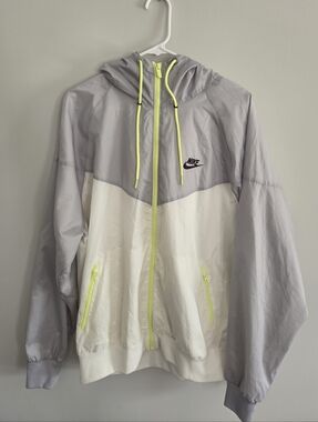 Nike Colorblock Hooded Windbreaker, Light Gray, White & Neon Yellow. Size L. #SW
